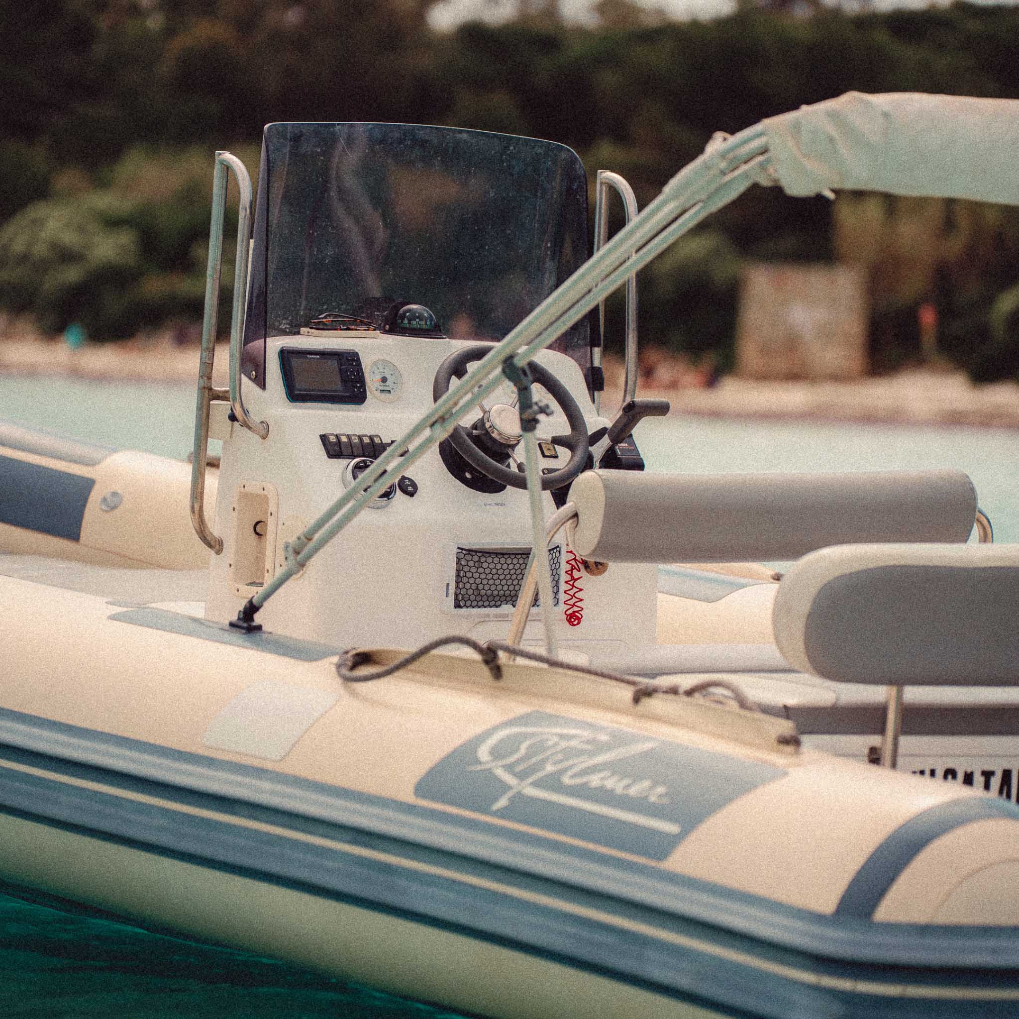 Location Stylmer 640 à Hyères, bateau parfait pour Porquerolles