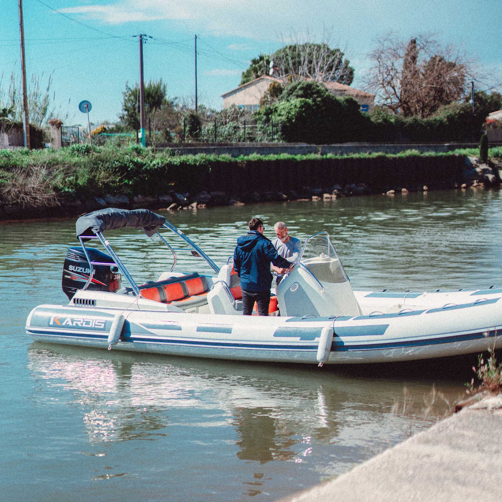Location Kardis 300cv à Porquerolles depuis Hyères, semi-rigide premium Float