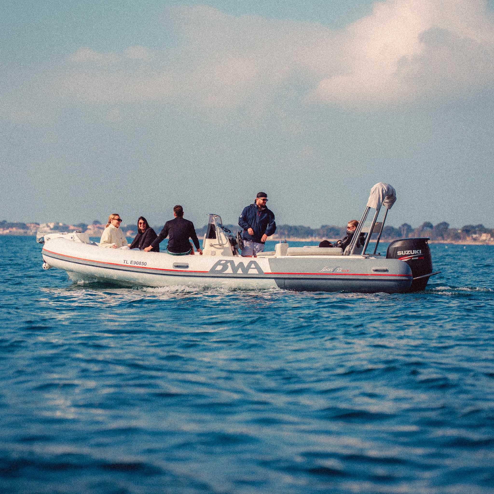 Location semi-rigide BWA 175cv à Hyères, navigation vers Porquerolles