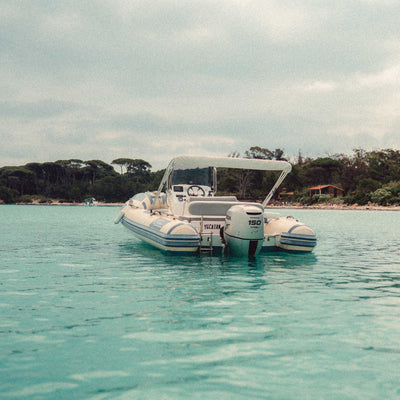 Stylmer 150cv en location à Hyères, semi-rigide pour sortie aux Îles d’Or