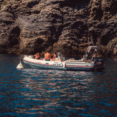 BWA 22 GT 175cv en mer à Hyères, bateau idéal pour les Îles d’Or