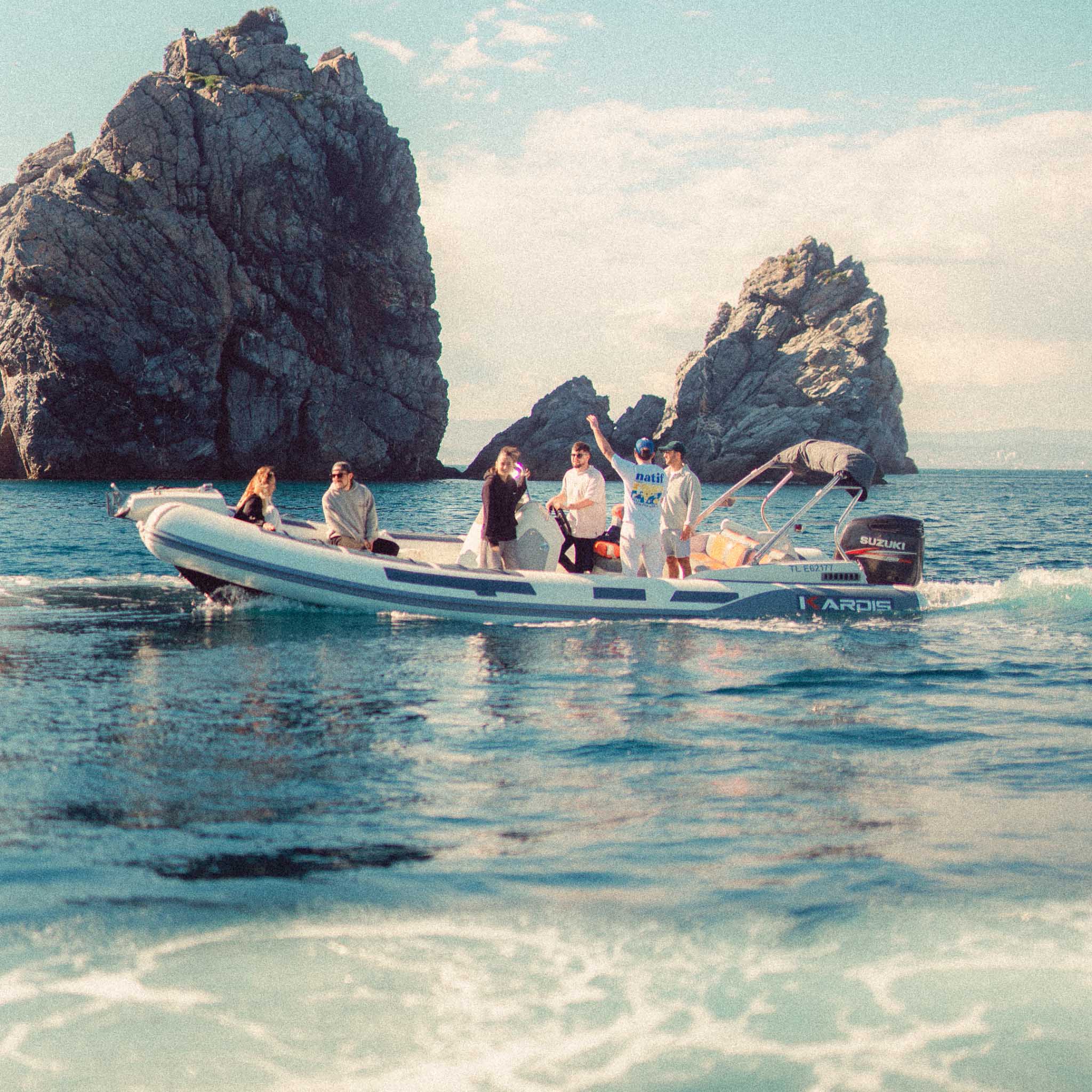 Semi-rigide Kardis en location à Hyères, sortie en mer vers les Îles d’Or