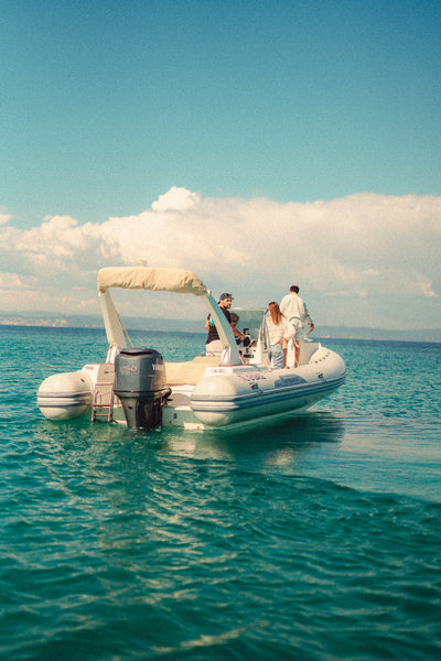 Location semi-rigide Capelli Tempest à Hyères pour sortie en mer en famille