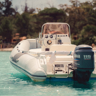 Flyer 575 moteur Yamaha en location à Hyères, bateau confortable chez Float
